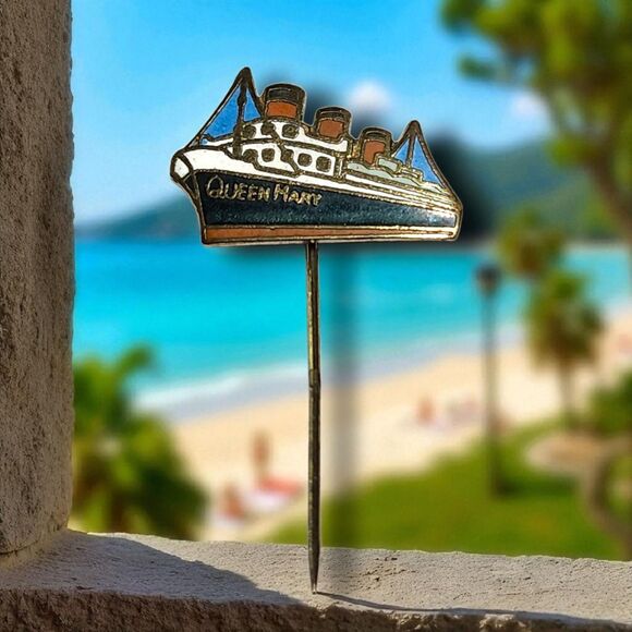 Vintage Queen Mary Enamel Stick Pin Haunted Ocean Liner Souvenir 1950s–70s Boat - Picture 1 of 5